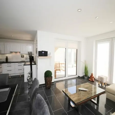 Holiday home 2 *